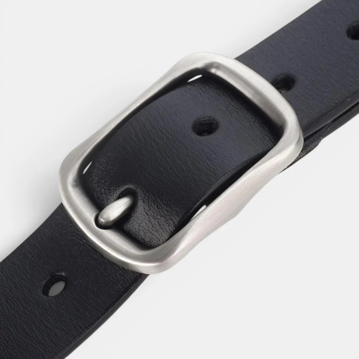 Women's Smooth Leather Belt with Rounded Buckle | Arlica | Beltary