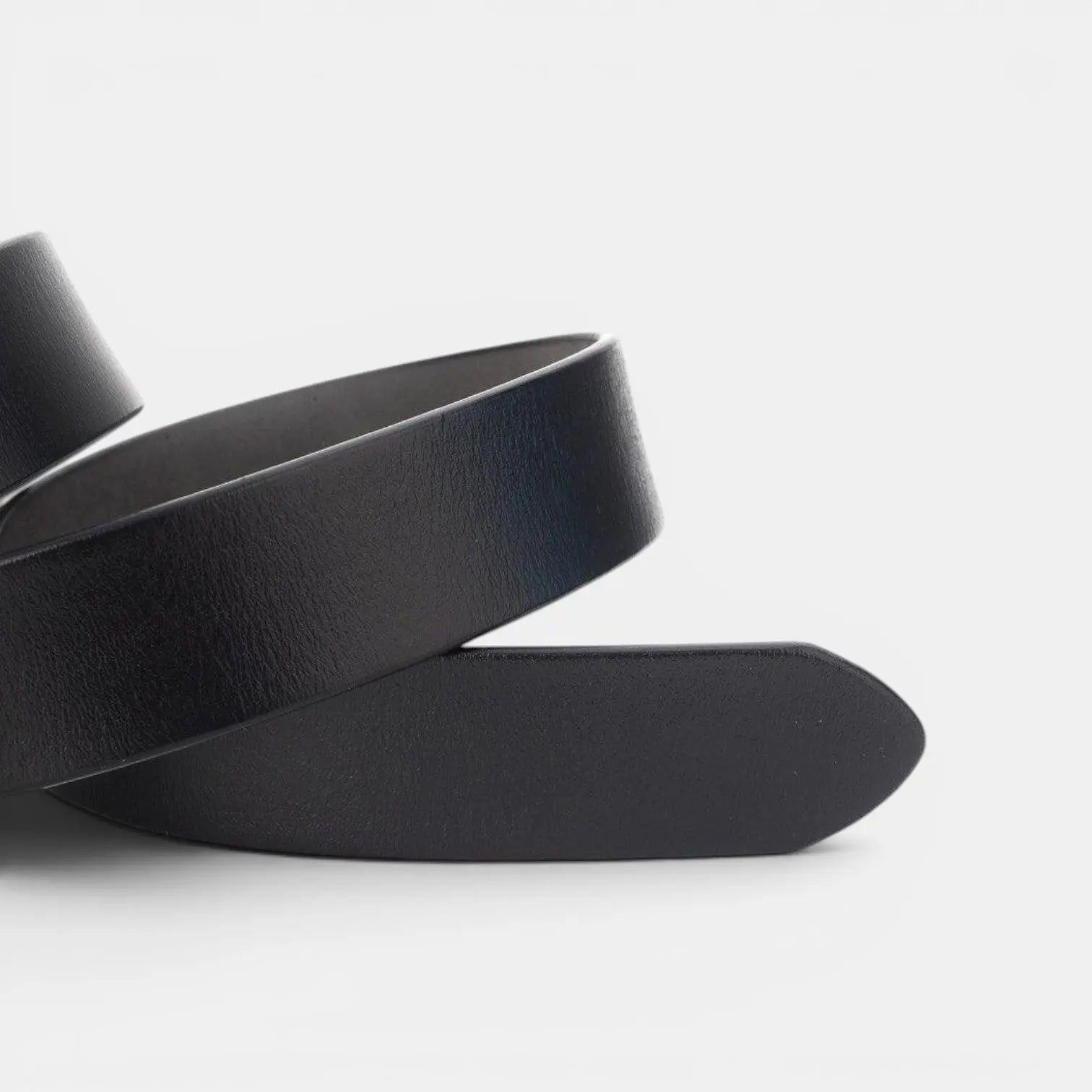 Women's Smooth Leather Belt with Rounded Buckle | Arlica | Beltary
