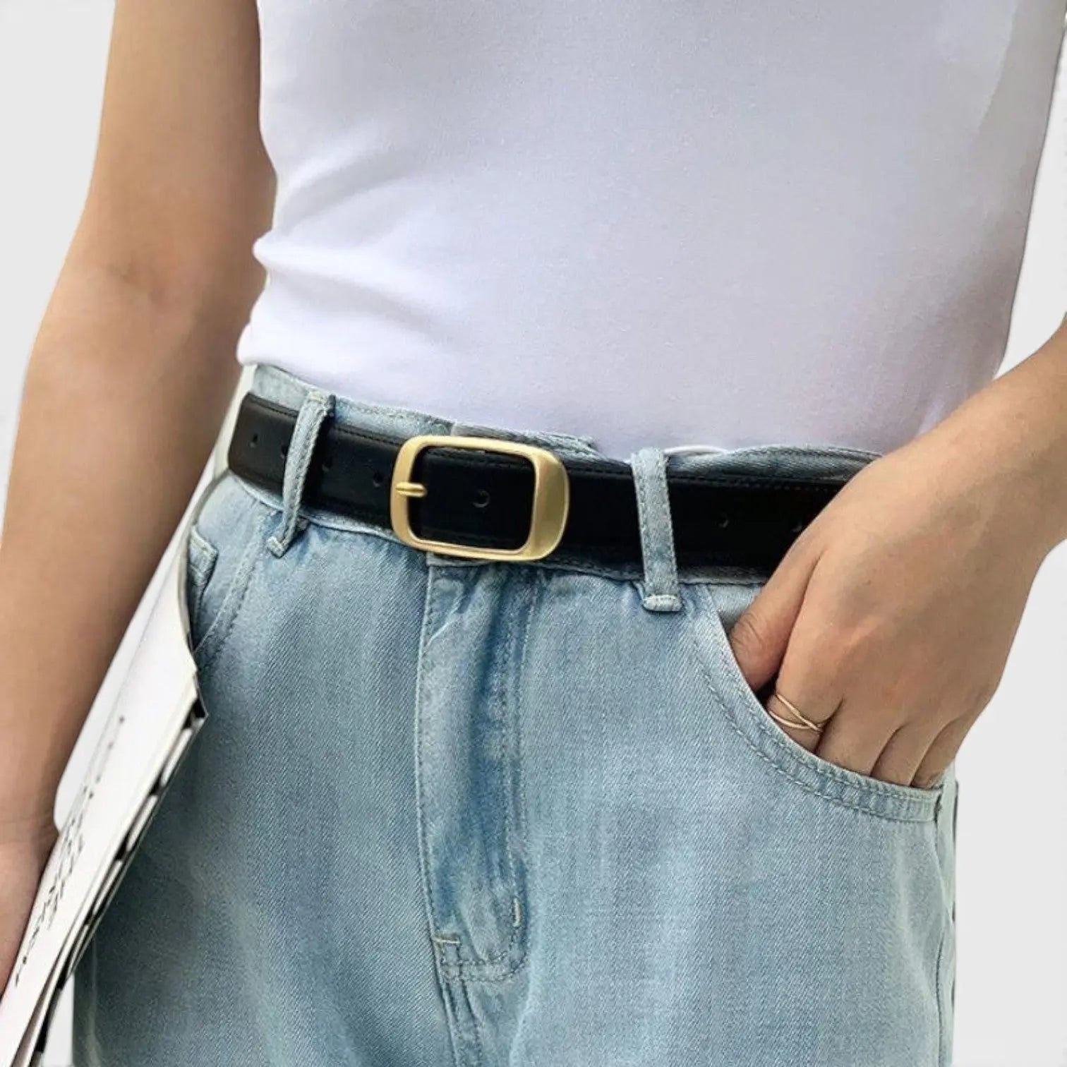 Women's Thin Smooth Leather Belt with Round Gold Buckle | Talvex | Beltary